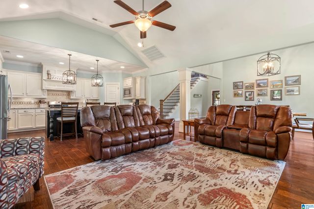 533 KIRKWALL CIRCLE, Pelham, AL 35124