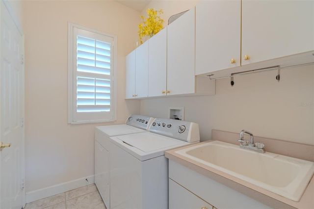 6012 HAMMOCK HILL AVENUE, Lithia, FL 33547
