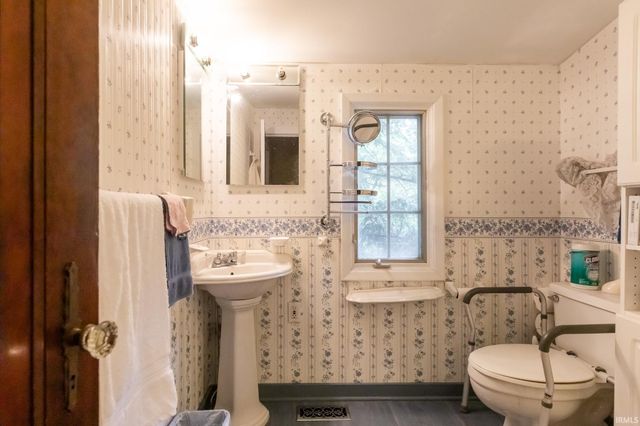 5005 E State Road 46, Bloomington, IN 47401