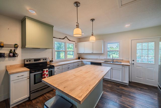 7870 Woodville Road, West Paducah, KY 42086
