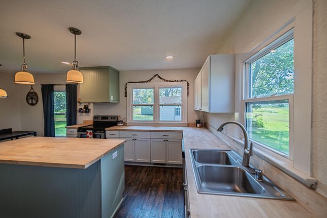 7870 Woodville Road, West Paducah, KY 42086