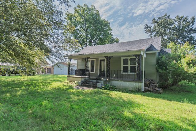 7870 Woodville Road, West Paducah, KY 42086