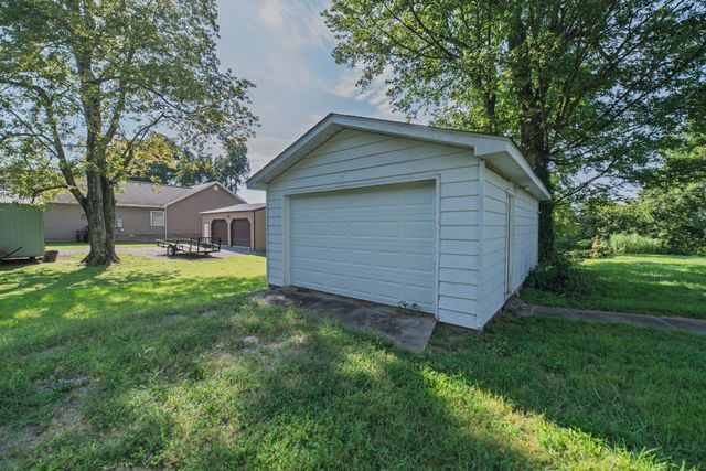 7870 Woodville Road, West Paducah, KY 42086