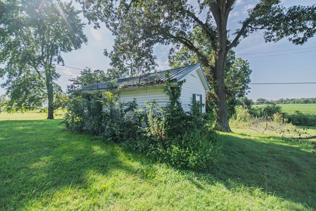 7870 Woodville Road, West Paducah, KY 42086