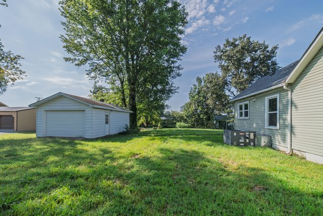 7870 Woodville Road, West Paducah, KY 42086