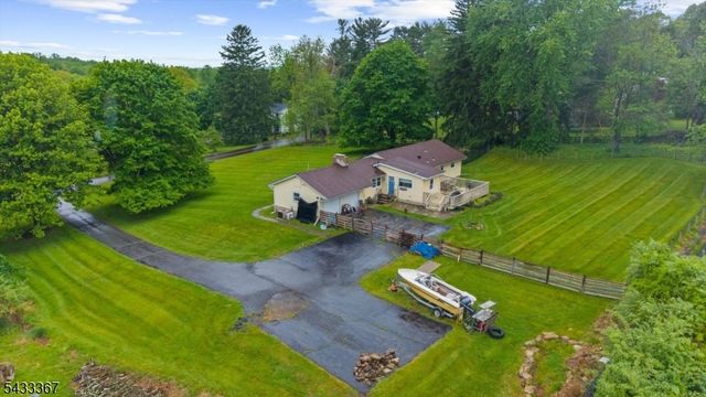 650 Woodglen Rd, Lebanon Twp., NJ 08826