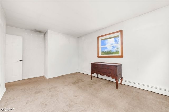 650 Woodglen Rd, Lebanon Twp., NJ 08826