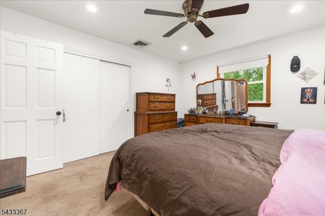 650 Woodglen Rd, Lebanon Twp., NJ 08826
