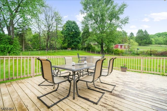 650 Woodglen Rd, Lebanon Twp., NJ 08826