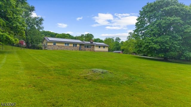 650 Woodglen Rd, Lebanon Twp., NJ 08826
