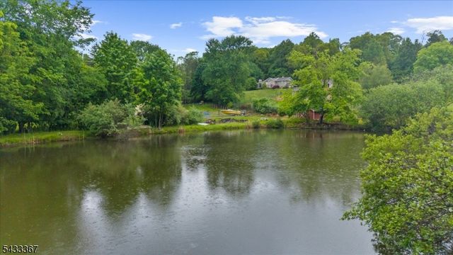 650 Woodglen Rd, Lebanon Twp., NJ 08826