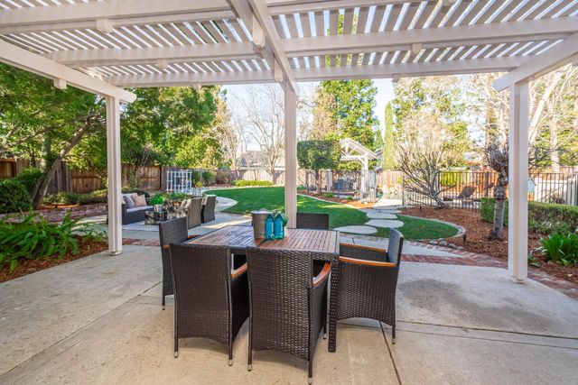 5027 Castle Combes Ct, Granite Bay, CA 95746