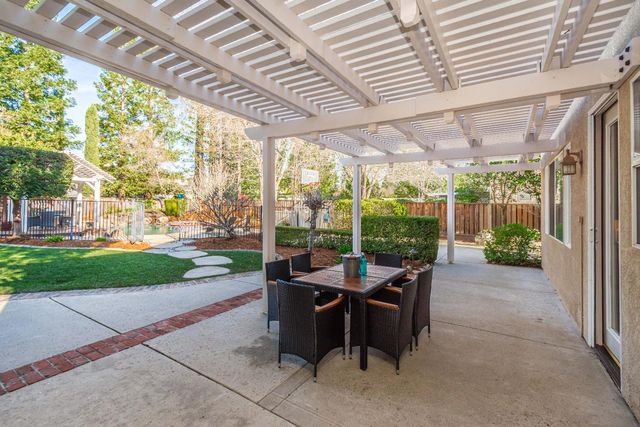 5027 Castle Combes Ct, Granite Bay, CA 95746