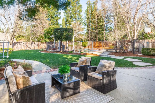 5027 Castle Combes Ct, Granite Bay, CA 95746