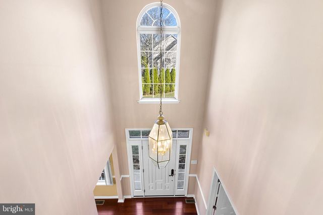 6 SUNSET HOLLOW RD, West Chester, PA 19380