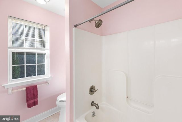 6 SUNSET HOLLOW RD, West Chester, PA 19380