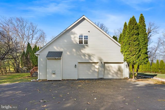 6 SUNSET HOLLOW RD, West Chester, PA 19380