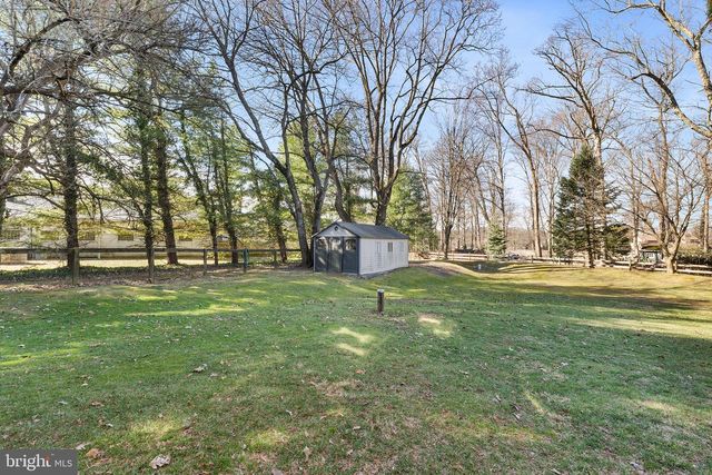 6 SUNSET HOLLOW RD, West Chester, PA 19380