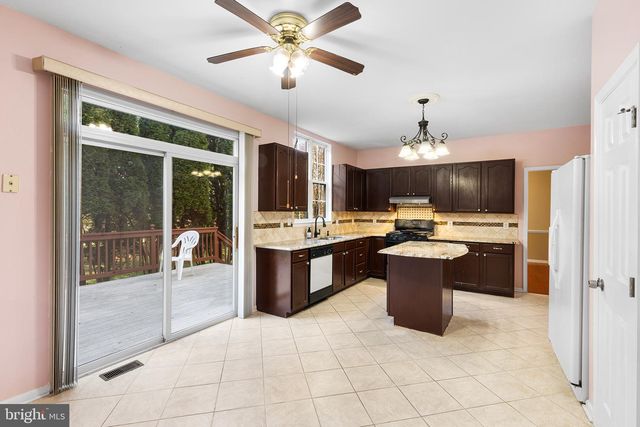 6 SUNSET HOLLOW RD, West Chester, PA 19380