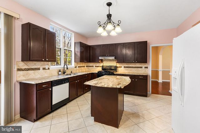 6 SUNSET HOLLOW RD, West Chester, PA 19380