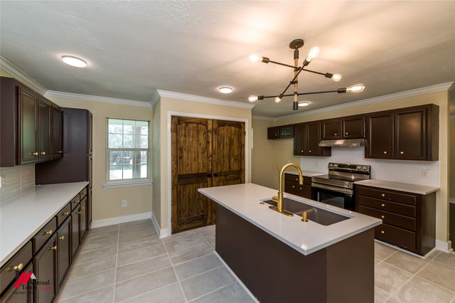 1604 Top Bluff Lane, Shreveport, LA 71109