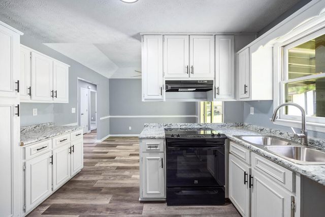 108 Lee Road 0810, Phenix City, AL 36870