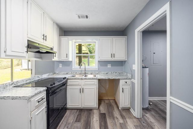 108 Lee Road 0810, Phenix City, AL 36870