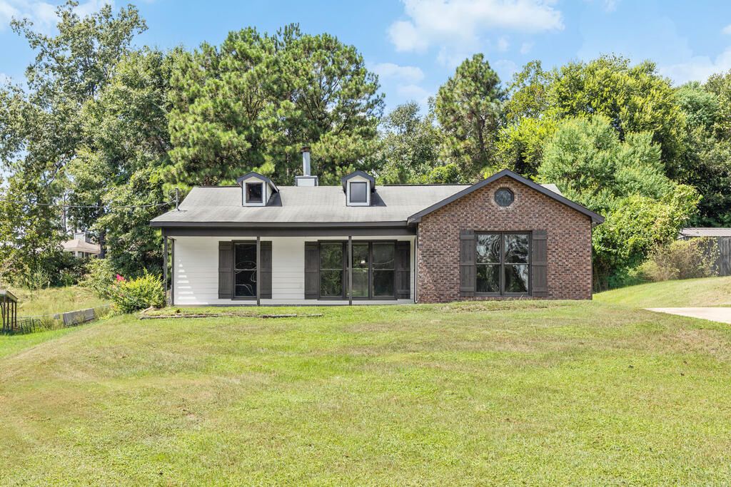 108 Lee Road 0810, Phenix City, AL 36870