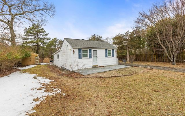 902 Old Medford Avenue, Medford, NY 11763