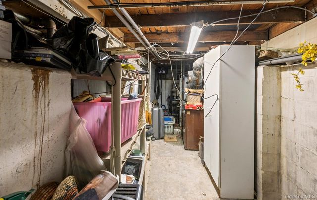 902 Old Medford Avenue, Medford, NY 11763