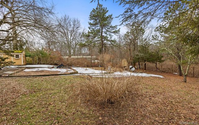 902 Old Medford Avenue, Medford, NY 11763