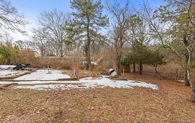 902 Old Medford Avenue, Medford, NY 11763