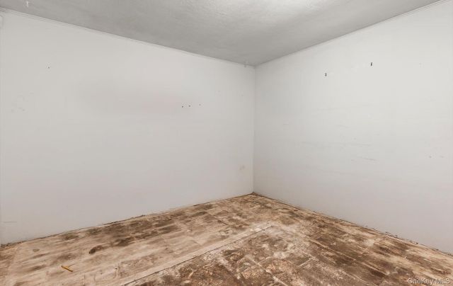 902 Old Medford Avenue, Medford, NY 11763