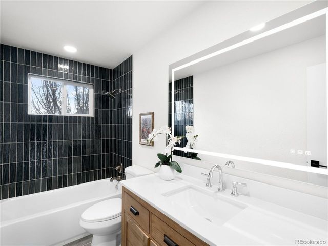 17474 E Chenango Dr, Aurora, CO 80015