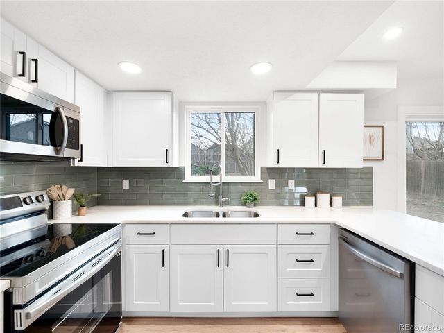 17474 E Chenango Dr, Aurora, CO 80015