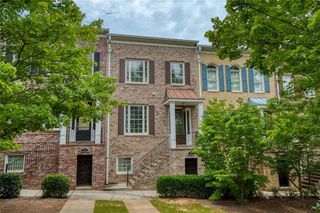 956 Persimmon NE Point, Sandy Springs, GA 30328