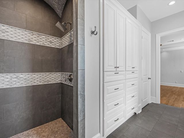 2329 Willowby Drive, Houston, TX 77008