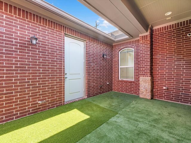 2329 Willowby Drive, Houston, TX 77008