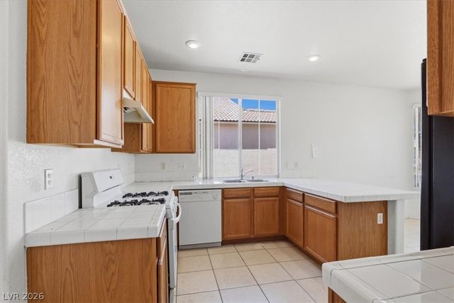 5021 Cayman Beach Street, North Las Vegas, NV 89031