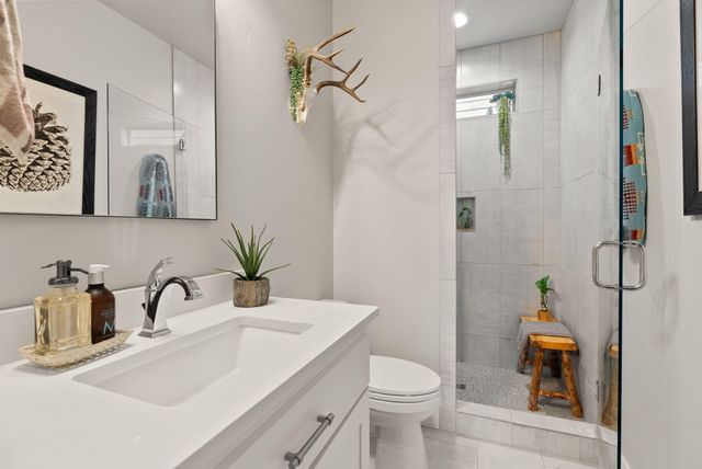 347 E Jefferson Avenue, Sisters, OR 97759