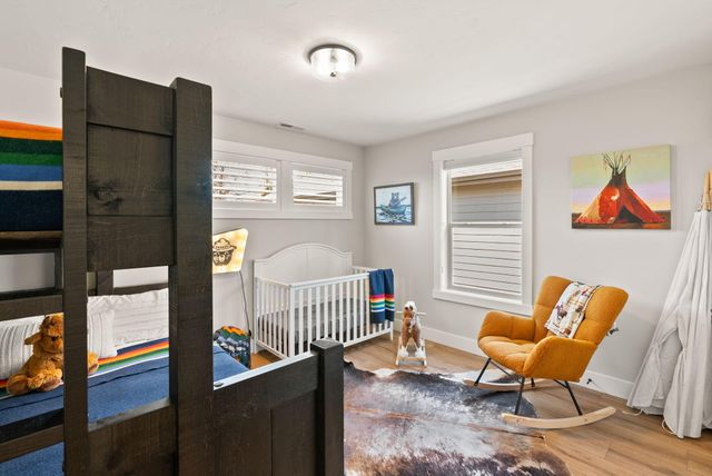 347 E Jefferson Avenue, Sisters, OR 97759