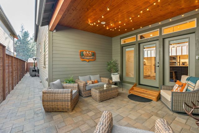 347 E Jefferson Avenue, Sisters, OR 97759