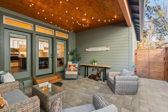 347 E Jefferson Avenue, Sisters, OR 97759