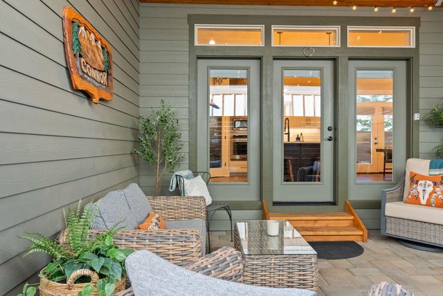 347 E Jefferson Avenue, Sisters, OR 97759