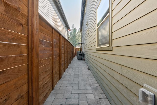 347 E Jefferson Avenue, Sisters, OR 97759