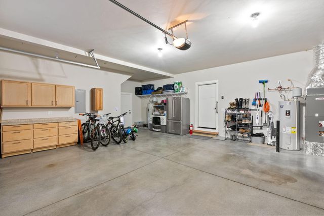 347 E Jefferson Avenue, Sisters, OR 97759