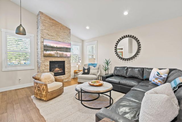 347 E Jefferson Avenue, Sisters, OR 97759