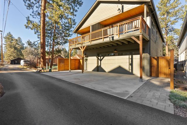 347 E Jefferson Avenue, Sisters, OR 97759