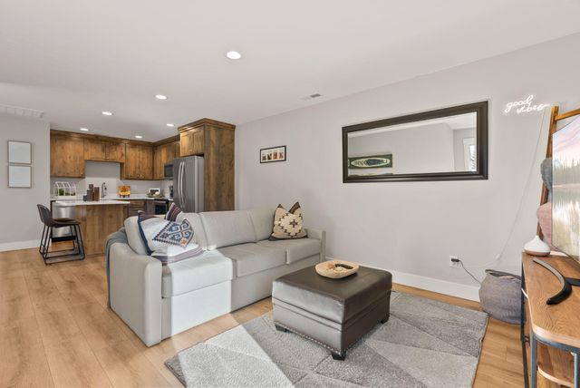 347 E Jefferson Avenue, Sisters, OR 97759