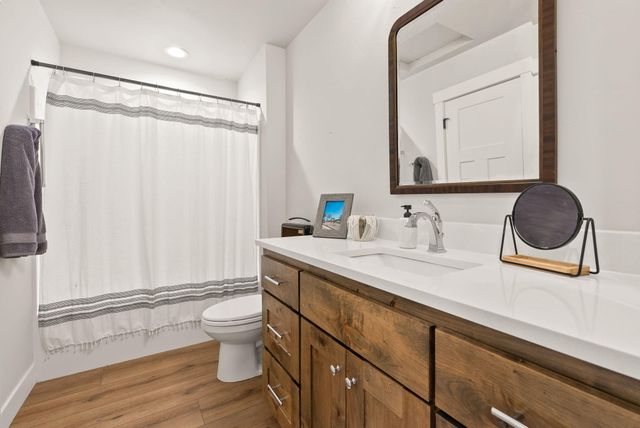 347 E Jefferson Avenue, Sisters, OR 97759